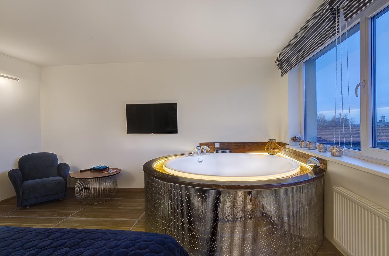 June Street Spa Apartments Vilnius Bagian luar foto