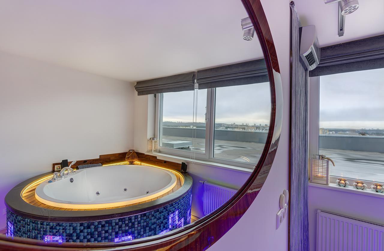June Street Spa Apartments Vilnius Bagian luar foto